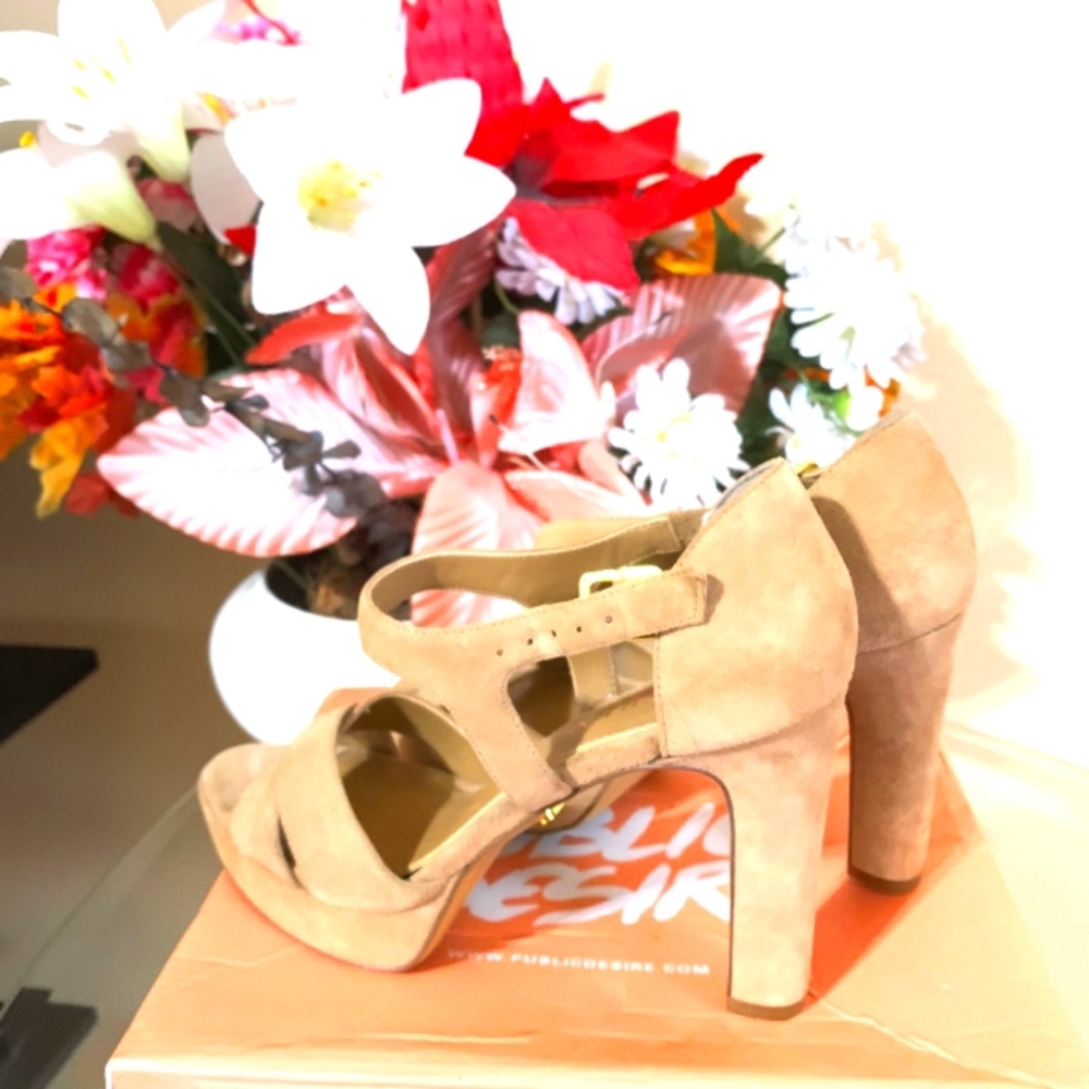 Ralph Lauren nude suede heels